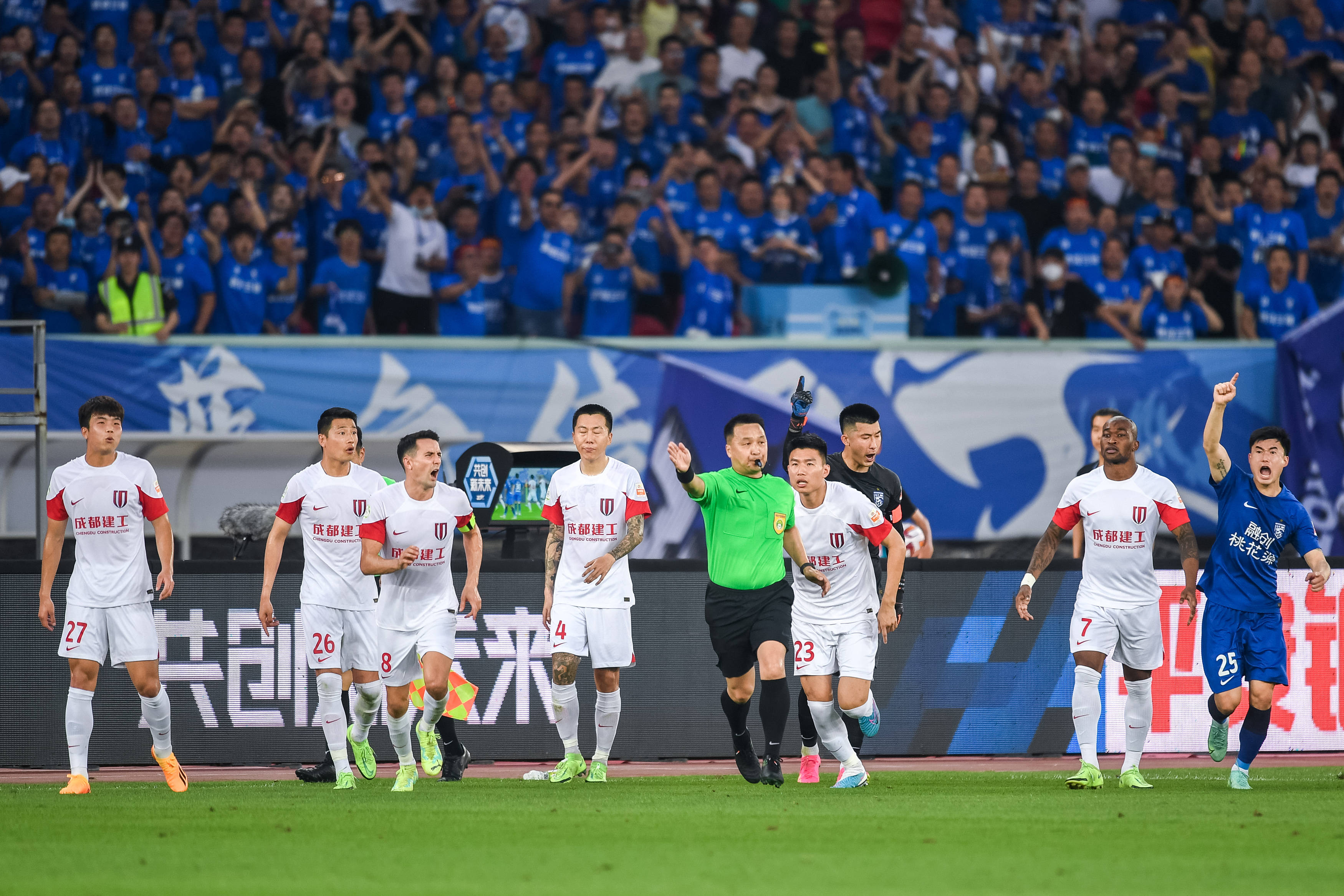 九游正版专区-关于广州队发布备战花絮；今夜手感冰凉；中超任务艰巨；赛程密集仍需轮换的信息